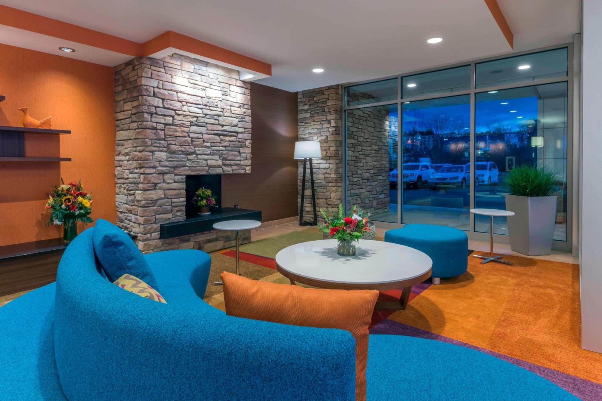 Fairfield Inn & Suites By Marriott Boston Marlborough/Apex Center Exterior photo